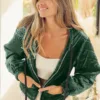 Quilted Velvet Hood Jacket with Pocket – Cozy & Stylish Winter Outerwear for Women