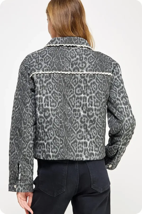 Quilted Padded Leopard Twill Jacket – Stylish & Warm Winter Outerwear for Women