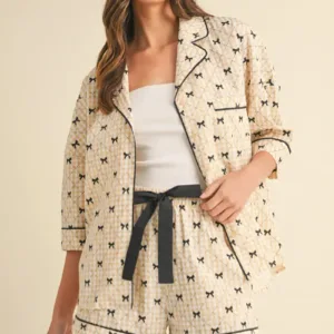Bow Print Gingham Seersucker Pajama Shirt & Shorts Set – Stylish Women’s Seersucker Pajama Set for Comfortable Lounging & Sleeping