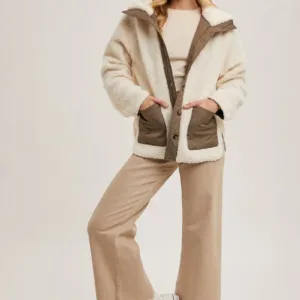 Button Down Contrast Fleece Jacket – Cozy & Stylish Winter Outerwear for Women