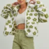 Fluffy Jacket Daisy Flower Pattern Fleece Sherpa – Cozy & Stylish Floral Fleece Jacket for Fall & Winter